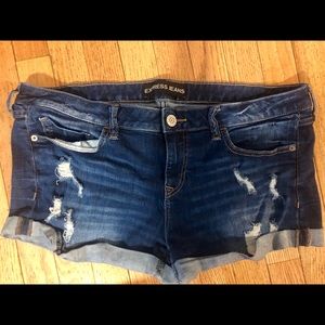 EXPRESS Shorts
